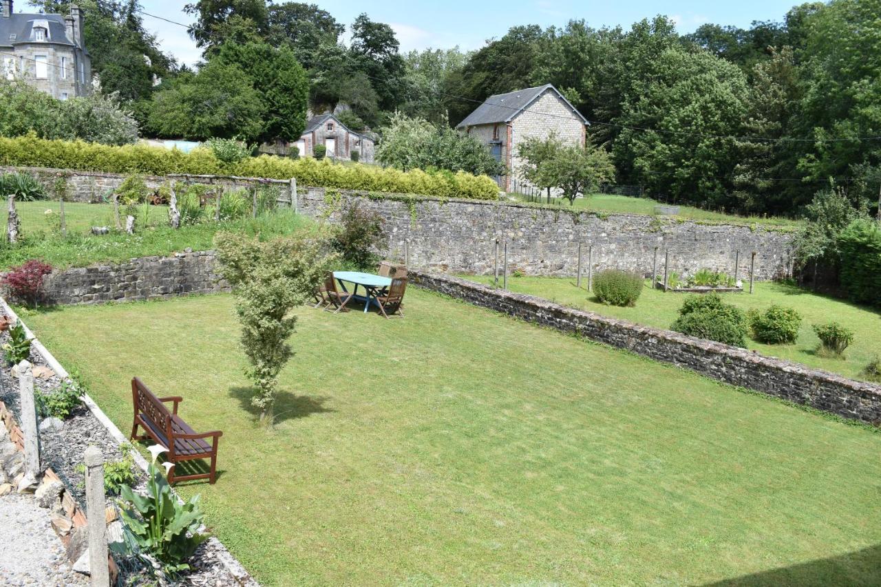 Gites In Le Neufbourg -Mortain Kültér fotó